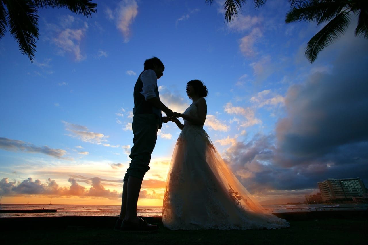海辺で結婚式の前撮り