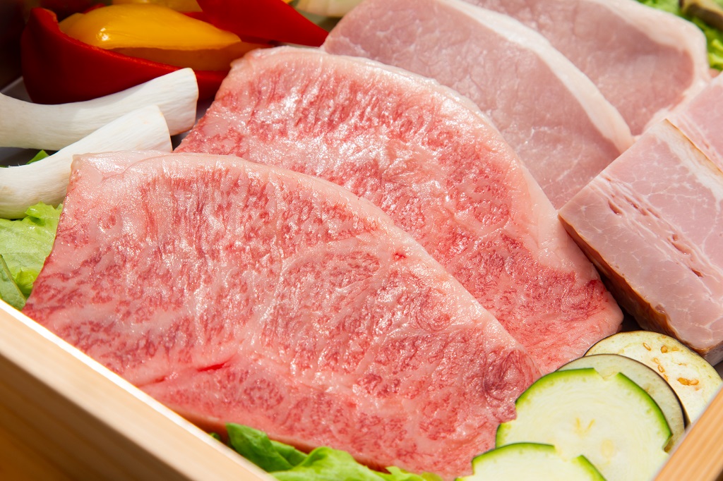 ルーラグランソラシタ／BBQのお肉／山形県米沢市のグランピング施設